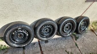 4x Pneu s plechovými disky 165/65 R14
