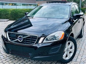 Volvo XC60 2.4 D5 4x4 5VÁLEC 158KW MANUÁL KAMERA TAŽNÉ