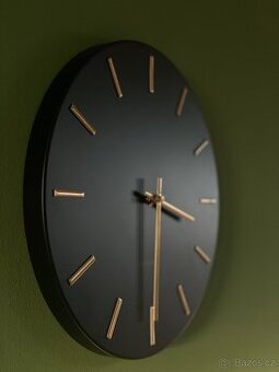 Karlsson designové minimalistické hodiny kovové