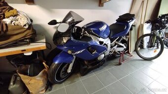 Yamaha R6