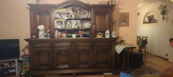 Masivní dubová komoda