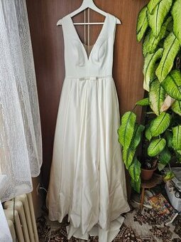 Prodám ivory svatební šaty vel. 38