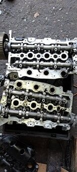 Hlava motoru jaguar land rover citroen 3.0 diesel
