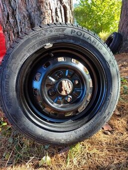 Prodám sadu zimních pneumatik na ocelových ráfcích 4x114,3 R