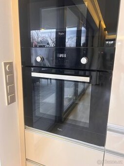 Prodám funkční horkovzdušnou troubu Whirlpool FYZM6