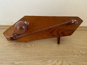 Koštýř se stojánkem - 1