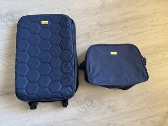 Nová cestovní taška na kolečkách s výsuvnou rukojetí