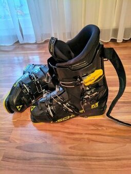 Lyžařské boty FISCHER Junior 26,5 přezkáče, lyžáky 265