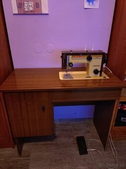 Elektrický šicí stroj Veritas