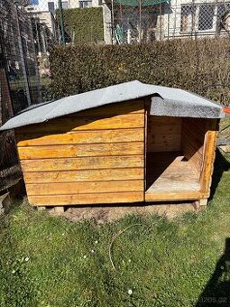 Prodám psí boudu