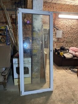 Levé plastohliníkové balkonové dveře