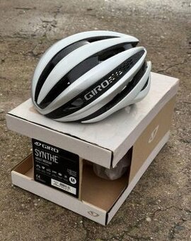 Cyklistická helma Giro SYNTHE vel. M