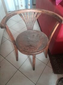 Stará židle Tonet