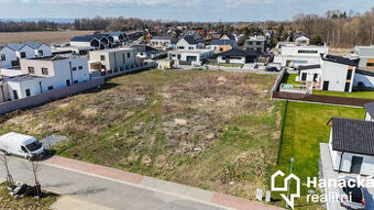 Stavební pozemek v Chomoutově u Olomouce – 896 m²