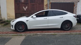 Kola AEZ tesla 3