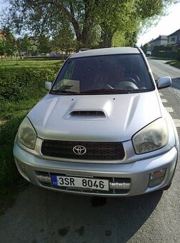 Toyota RAV4 - 1