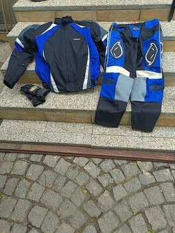 Motocyklová bunda a kalhoty a rukavice. Vel.54. Cena 2999 Kč