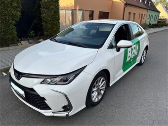 Prodam Toyota Corolla 1,8 HYBRID automat rv 2022