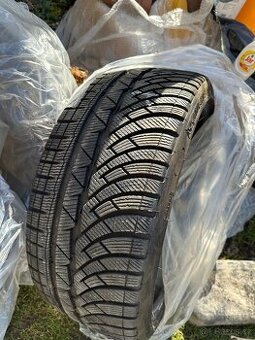235/35r19