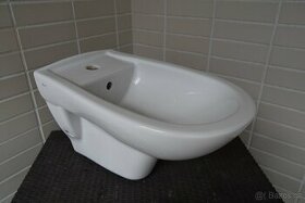 Bidet závěsný