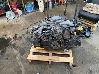 Motor Subaru