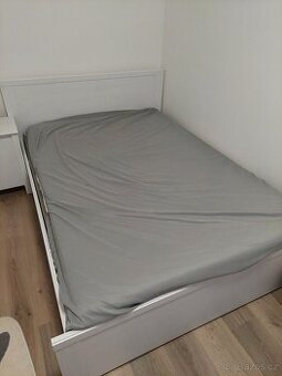Postel BRUSALI 140 x 200 + noční stolek