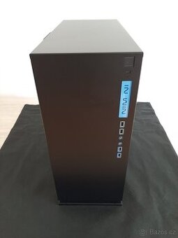 In-Win 303 Black Speciál Edice, 2x Držák Grafické karty