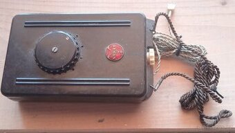 Bakelitové kapesní tranzistorové cestovní radio TESLA