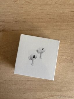 Apple AirPods Pro (2. generace) s MagSafe nabíjecím pouzdrem