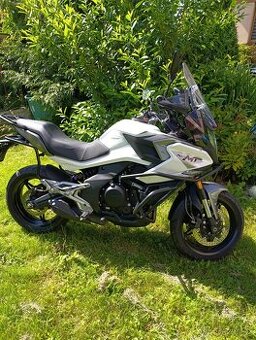 CF MOTO MT700