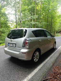 Toyota Corola Verso 2.2 D4D (2007) - 1