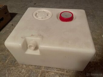 Nádrž na vodu do karavanu - 55l - 1