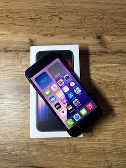 iPhone SE 3. (2022) 64 GB – 100% Baterie - záruka 6 měsíců