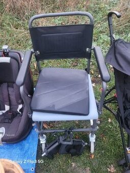 Pojízdný wc pro invalidi