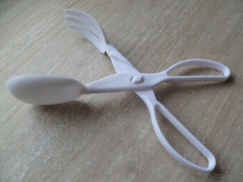 Nové kleštičky na salát