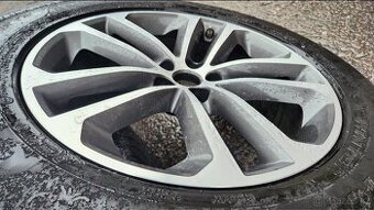 Zimní ALU kola R19 originál Jaguar F-Pace X761