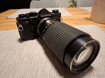 Olympus OM-2 + Tokina 80-200mm