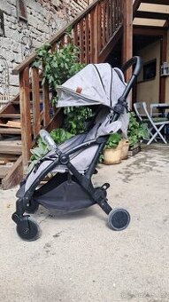 Cestovní kočárek Petite&Mars UP