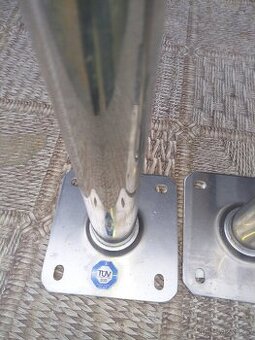 Al držáky na WiFi nebo anteny