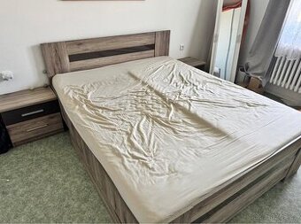 ložnicová souprava (postel)