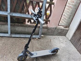 Prodám elektrickou koloběžka  na náhradní díly