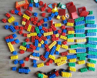 kostky a vláček (4 vagony), 3 dopravní značk