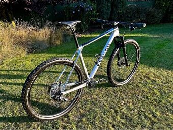 🚀 Canyon Exceed CF 7 – závodní XC raketa