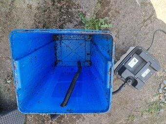 Vařák na vosk s vyvíječem páry