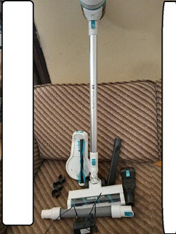 Tyčový aku vysavač Niceboy Hurricane 2v1