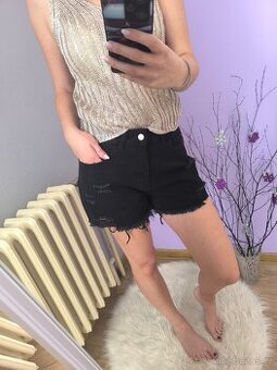 Černé džínové kraťasy