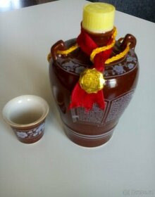 Keramická čínská nádoba