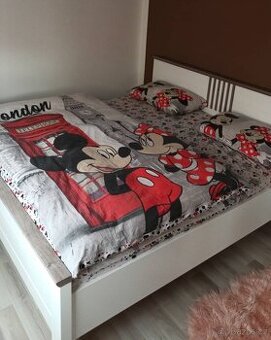 Komplet ložnice Postel + rošty a šatní skříň