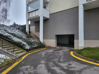 Garážové stání velké