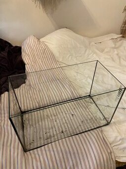 Daruji akvárium s krytem